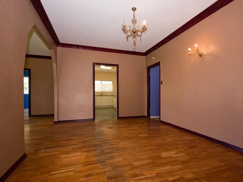 8 Leslie Street, Arana Hills QLD 4054