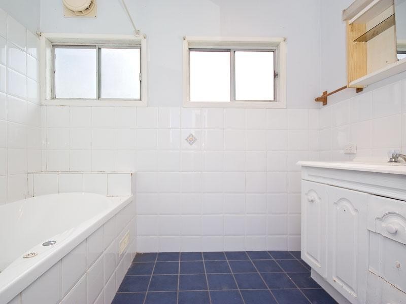 8 Leslie Street, Arana Hills QLD 4054