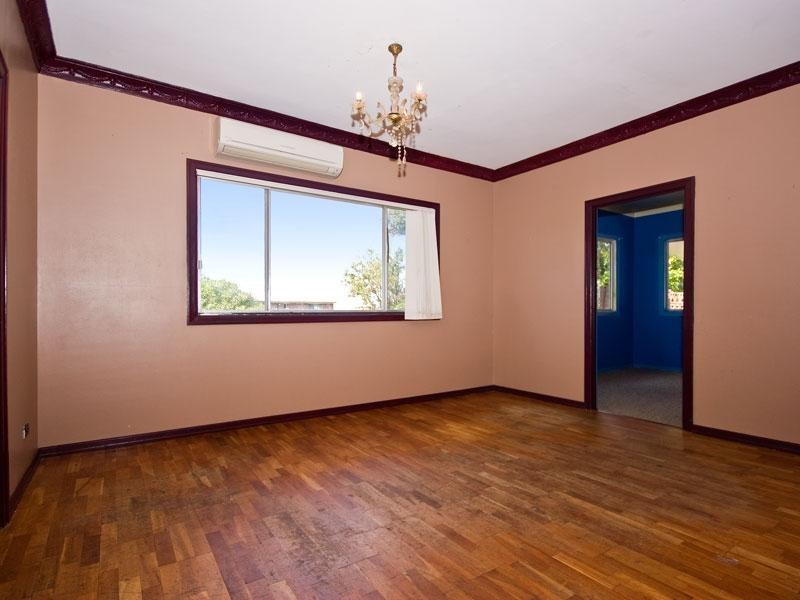 8 Leslie Street, Arana Hills QLD 4054