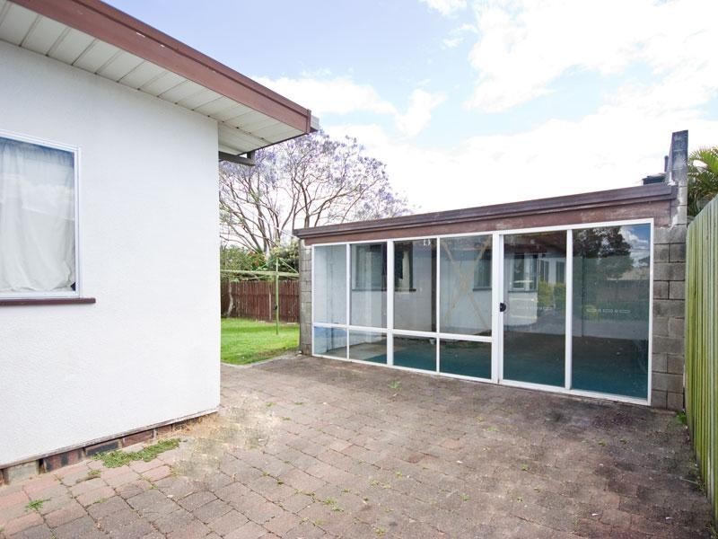 8 Leslie Street, Arana Hills QLD 4054