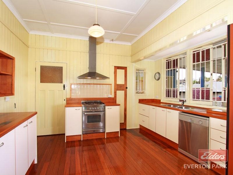 31 Clifford Street, Stafford QLD 4053