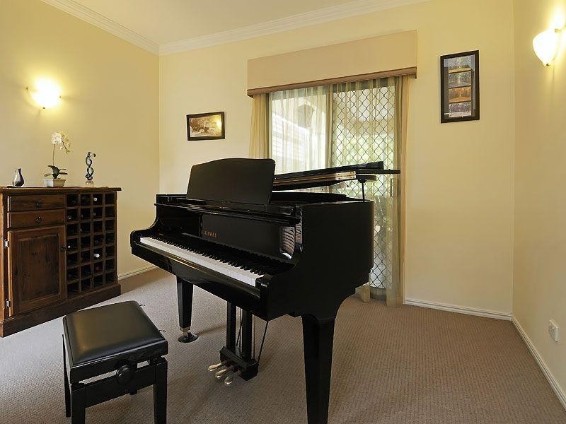 12 Fiddlewood Place, Bridgeman Downs QLD 4035