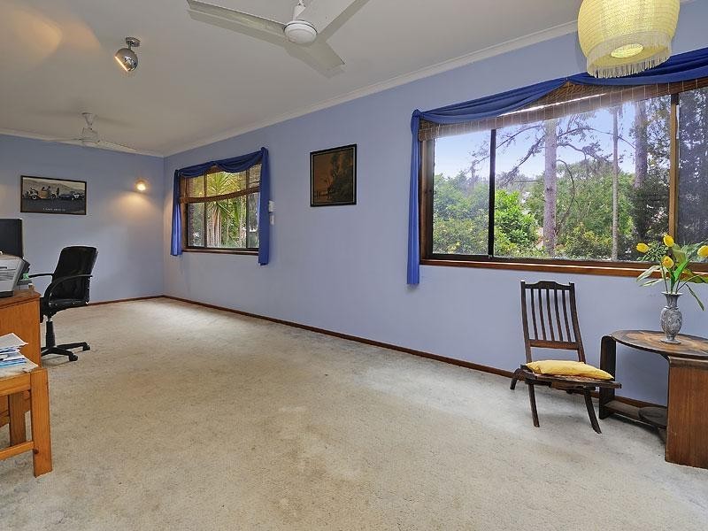 32 Owarra Avenue, Ferny Hills QLD 4055