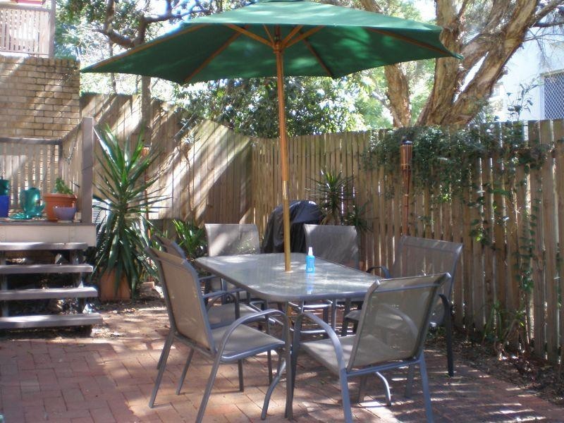 4/27 Clyde Rd, Herston QLD 4006