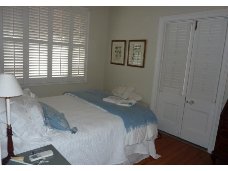 17 Fullerton St, Red Hill QLD 4059