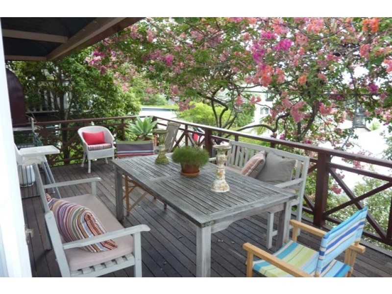 17 Fullerton St, Red Hill QLD 4059