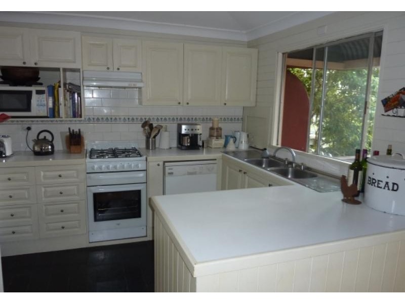 17 Fullerton St, Red Hill QLD 4059