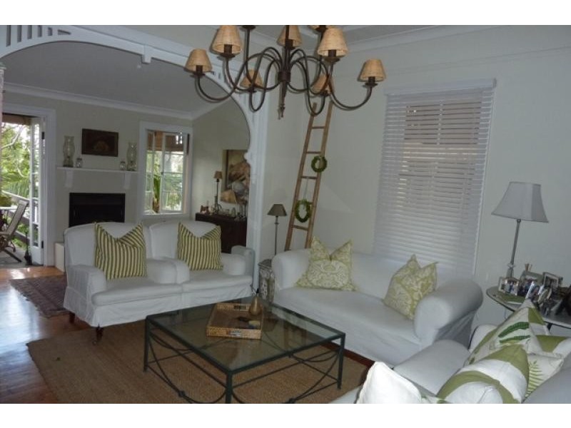 17 Fullerton St, Red Hill QLD 4059