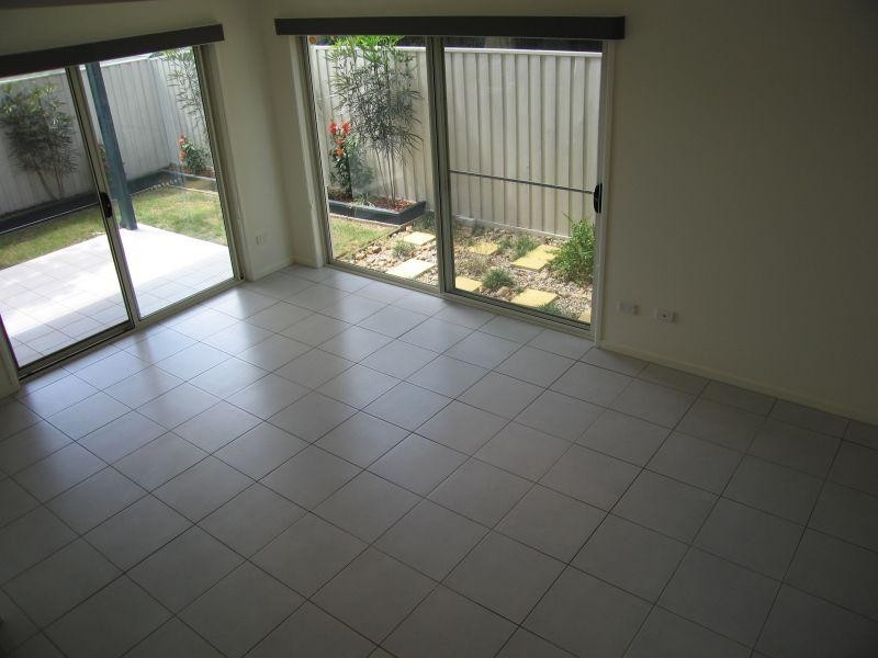 Unit 1/35 Cambridge St, Carina Heights QLD 4152