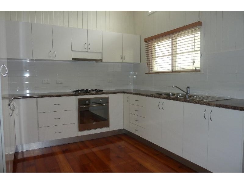 32 Camden Street, Albion QLD 4010