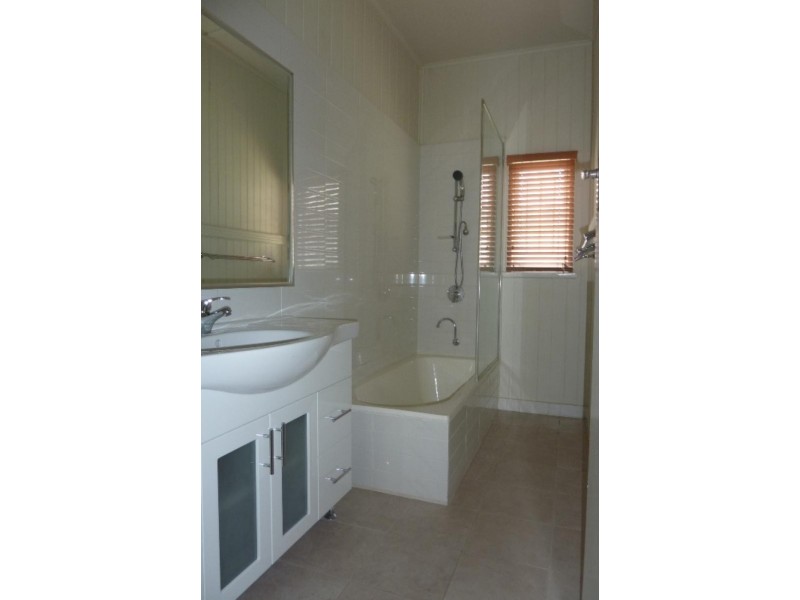 32 Camden Street, Albion QLD 4010