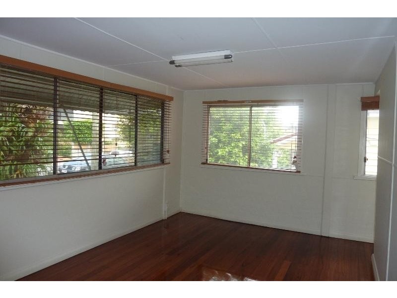 32 Camden Street, Albion QLD 4010