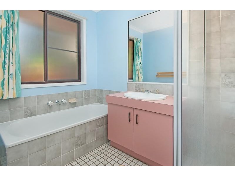 24 Teenan Street, Ferny Hills QLD 4055