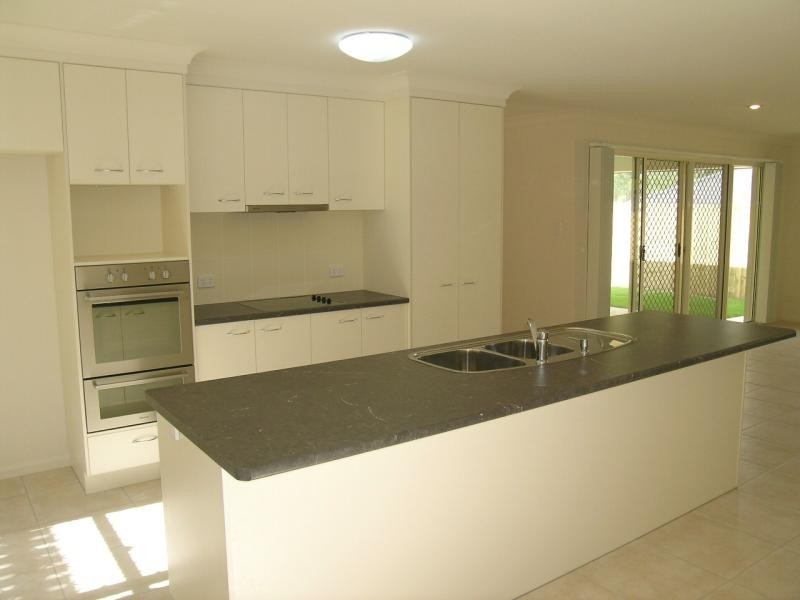 17 Avalon Place, Upper Kedron QLD 4055