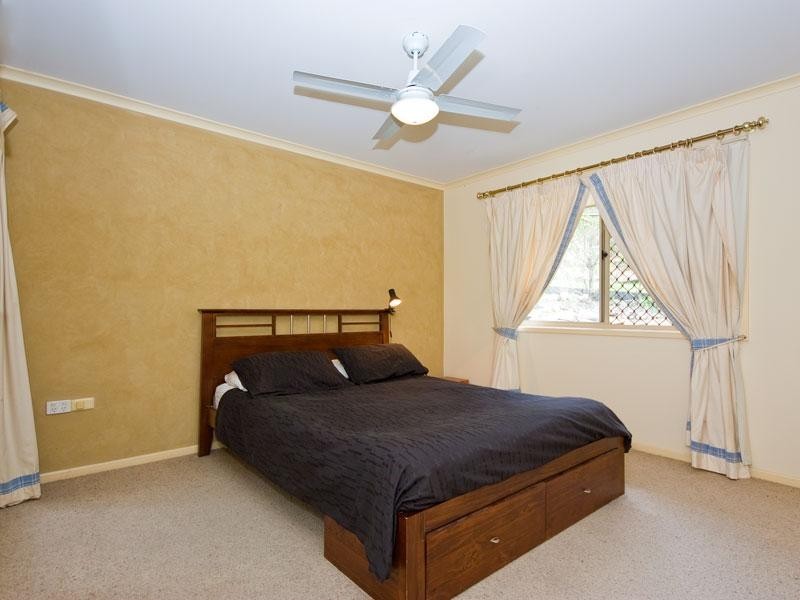 28 Tetragona Drive, Arana Hills QLD 4054