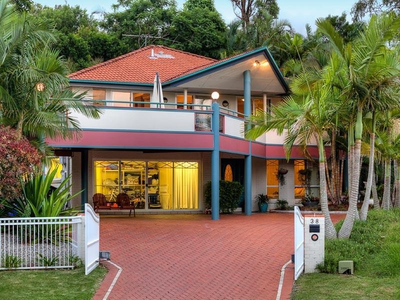 38 Deerdale Street, Stafford Heights QLD 4053