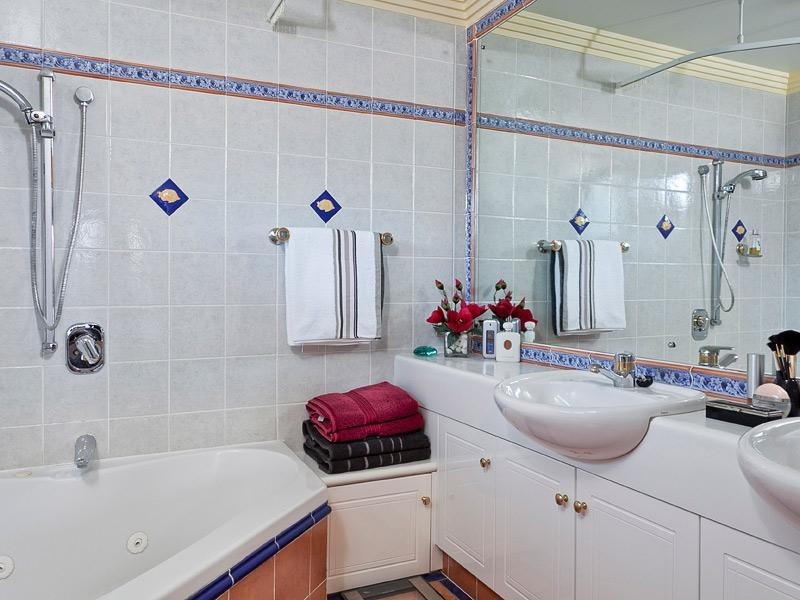 38 Deerdale Street, Stafford Heights QLD 4053