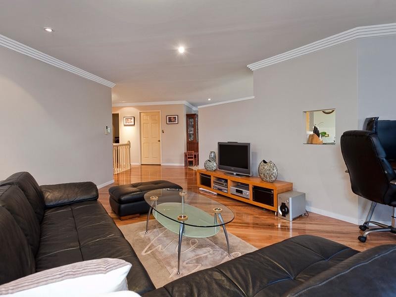 38 Deerdale Street, Stafford Heights QLD 4053