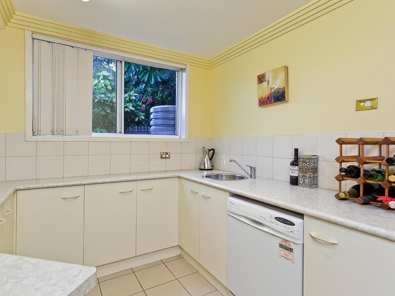 38 Deerdale Street, Stafford Heights QLD 4053