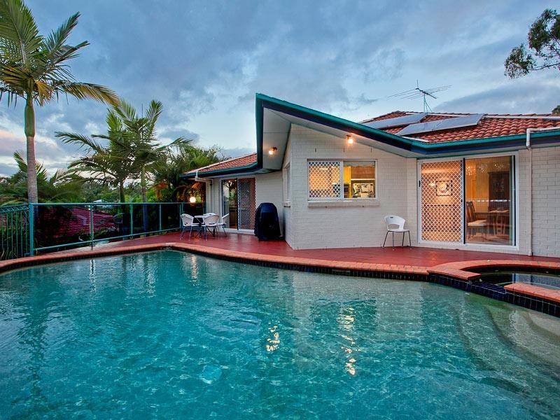 38 Deerdale Street, Stafford Heights QLD 4053