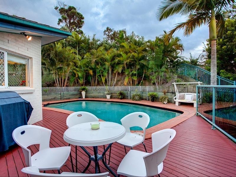 38 Deerdale Street, Stafford Heights QLD 4053