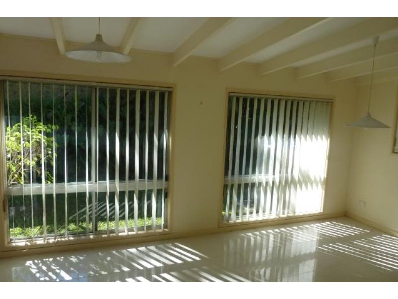 5 Yakki Court, Arana Hills QLD 4054