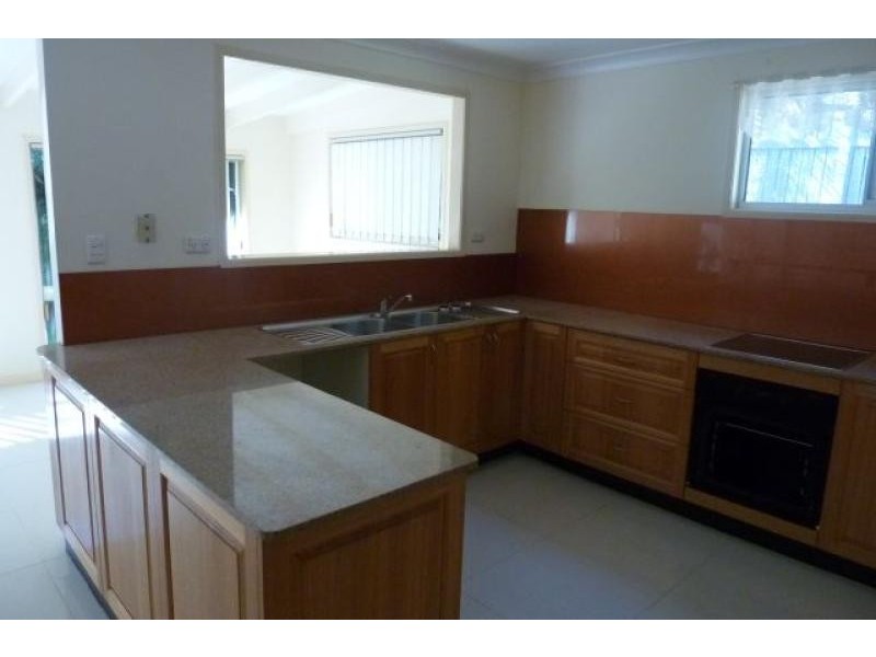 5 Yakki Court, Arana Hills QLD 4054