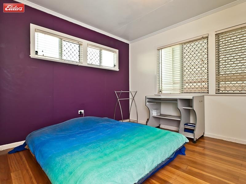 33 Landscape Street, Stafford Heights QLD 4053