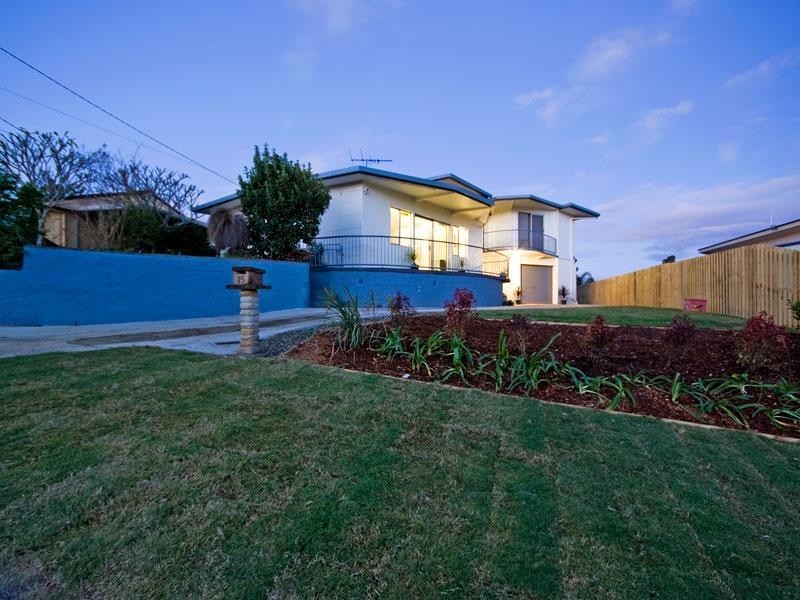 15 Penambul Crescent, Ferny Hills QLD 4055