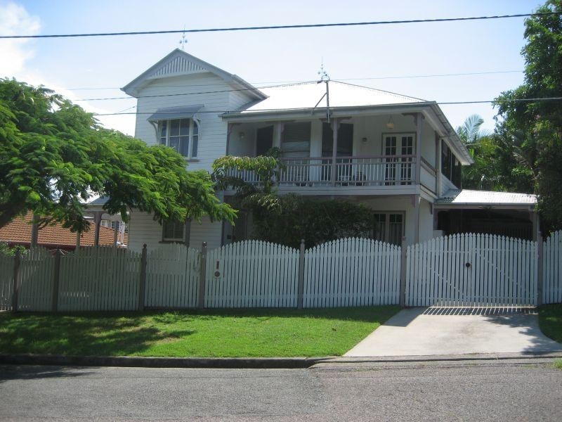 15 Palm Avenue, Sandgate QLD 4017