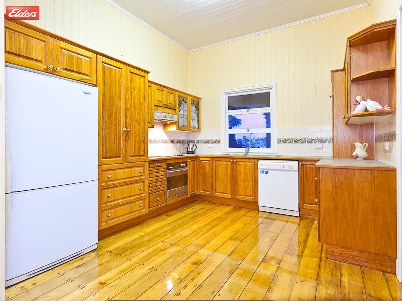 176 Days Road, Grange QLD 4051