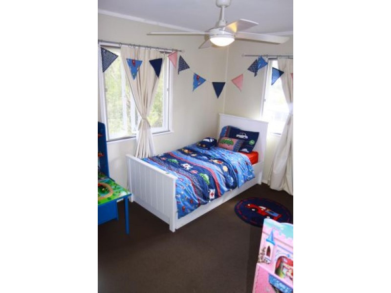 18 Warringah Street, Everton Park QLD 4053