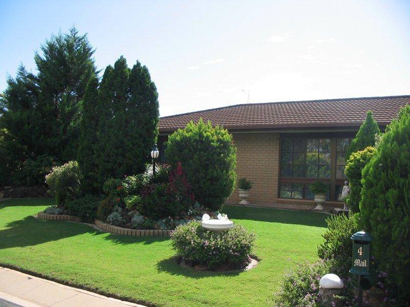 4 BLAKE COURT, Deniliquin NSW 2710