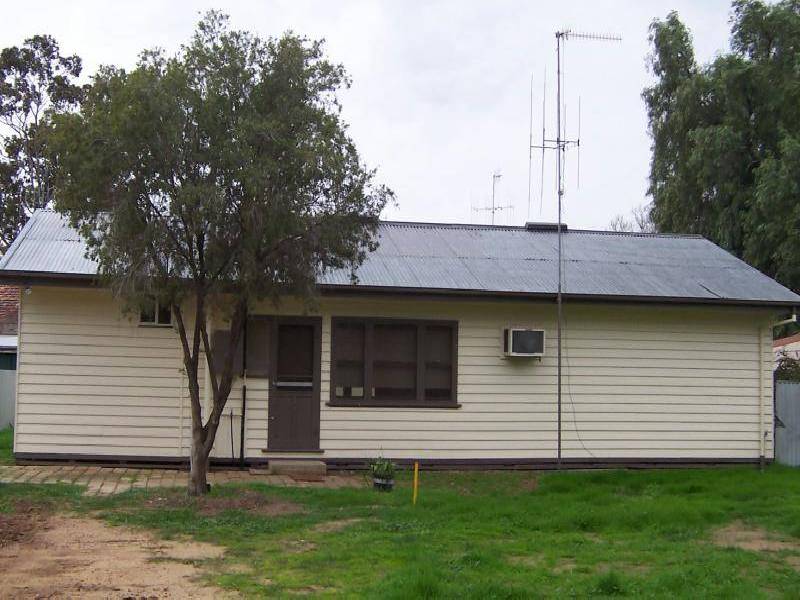 2 WATSON COURT, Deniliquin NSW 2710
