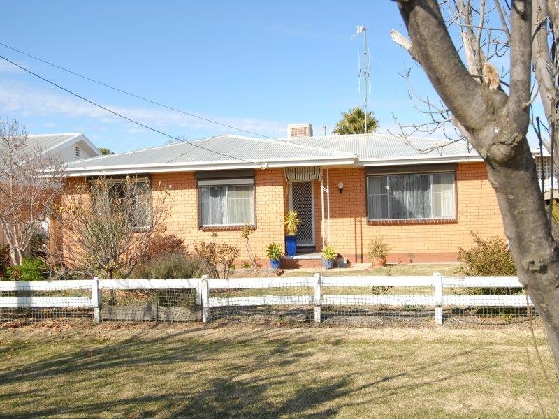 136 DICK STREET, Deniliquin NSW 2710