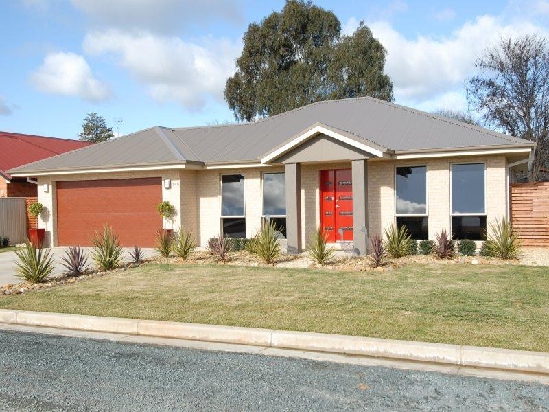 146 MCMILLAN STREET, Deniliquin NSW 2710