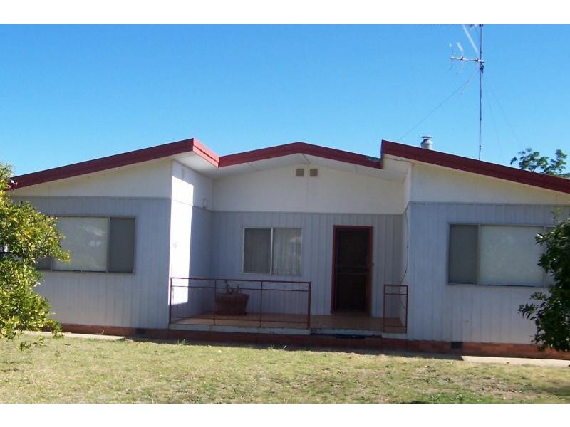 214 VICTORIA STREET, Deniliquin NSW 2710