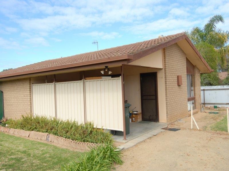 494 POICTIERS STREET, Deniliquin NSW 2710