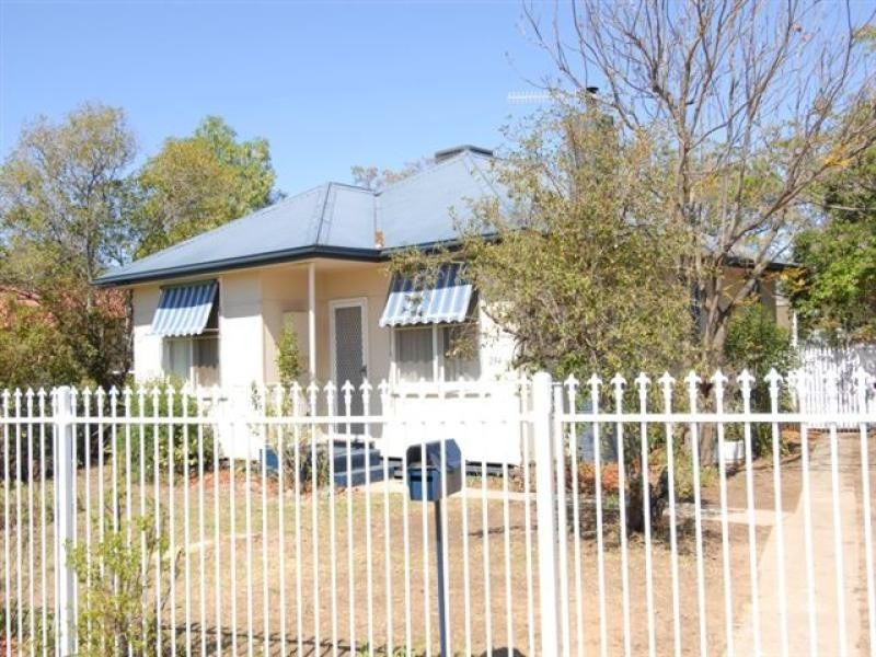 294 HENRY STREET, Deniliquin NSW 2710