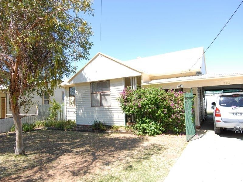 292 SLOANE STREET, Deniliquin NSW 2710