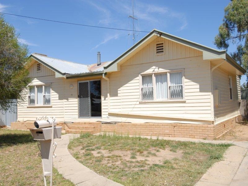74 Fowler Street, Deniliquin NSW 2710