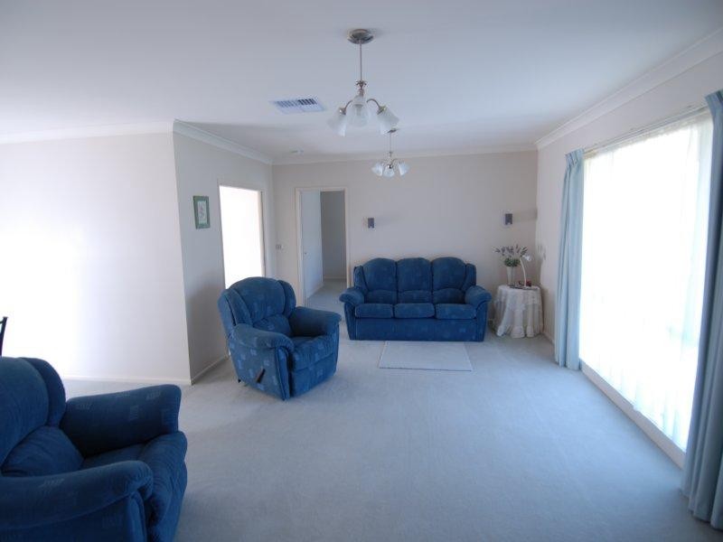 37 PINDARA LANE, Deniliquin NSW 2710