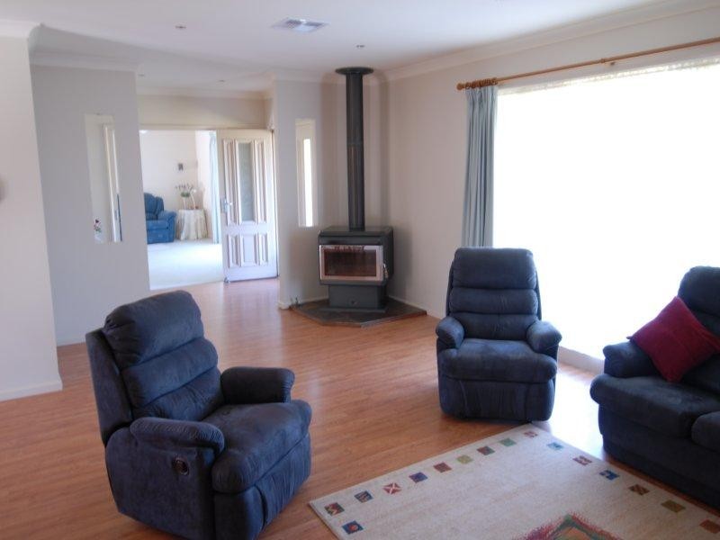 37 PINDARA LANE, Deniliquin NSW 2710