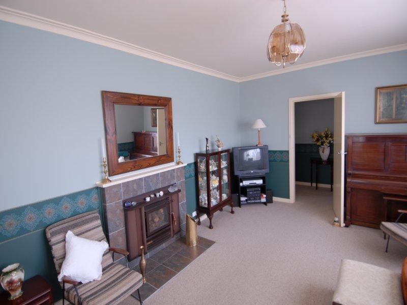 95 Macauley Street, Deniliquin NSW 2710