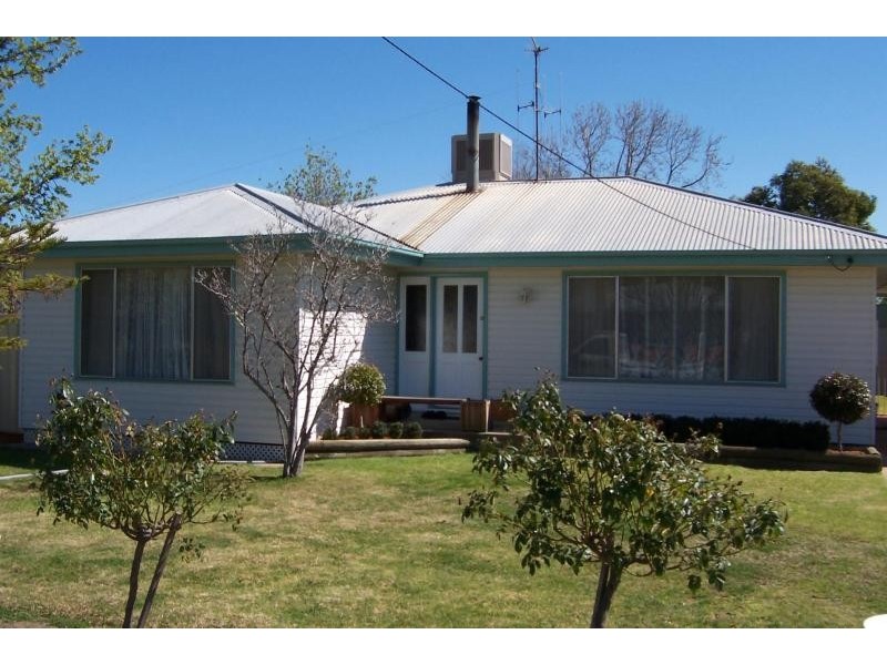 135 Dick Street, Deniliquin NSW 2710
