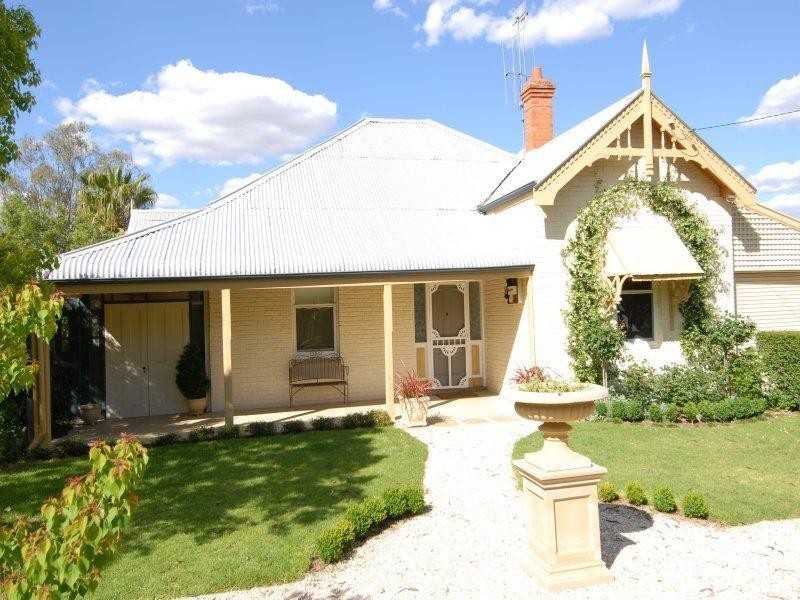 261 River Street, Deniliquin NSW 2710