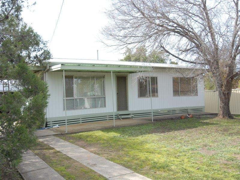 1 Watson Court, Deniliquin NSW 2710