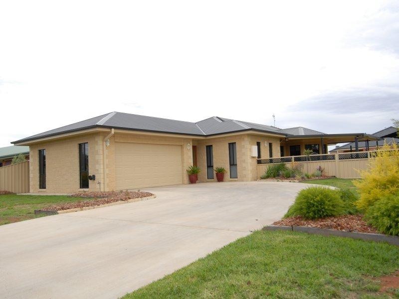 482 Henry Street, Deniliquin NSW 2710