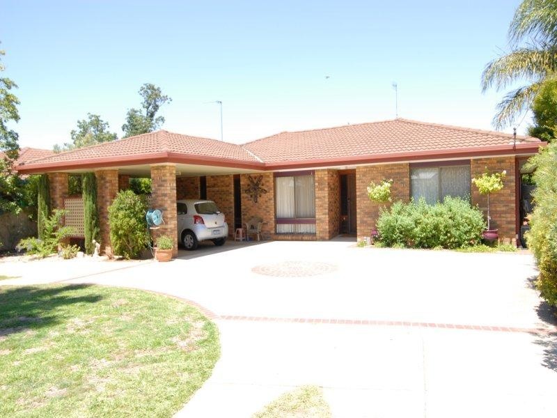 206 Henry Street, Deniliquin NSW 2710