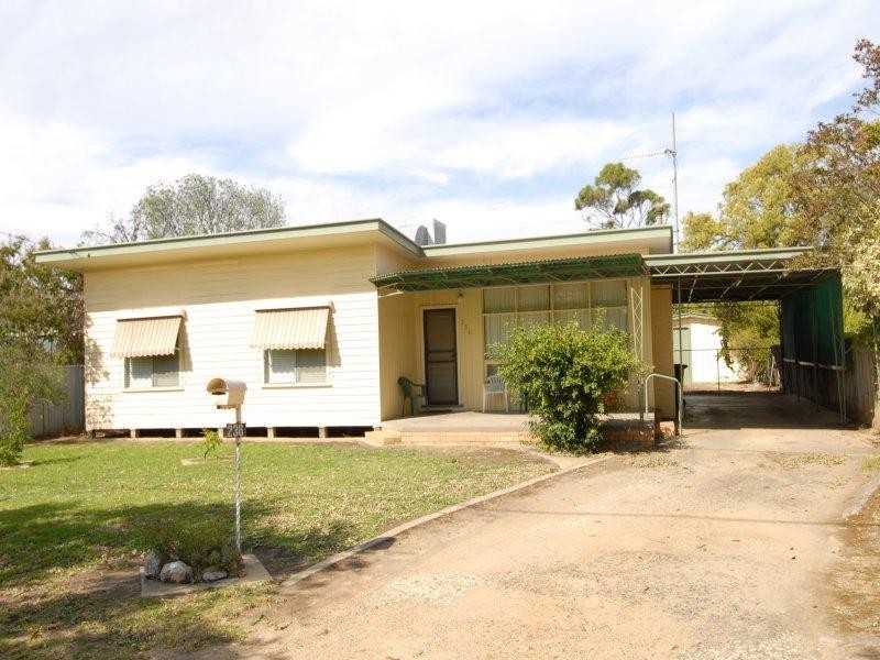 236 Burchfield Avenue, Deniliquin NSW 2710